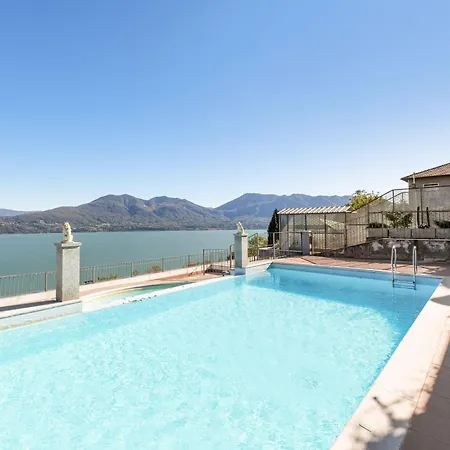 Residential Complex With Panoramic Views In Appartement Oggebbio